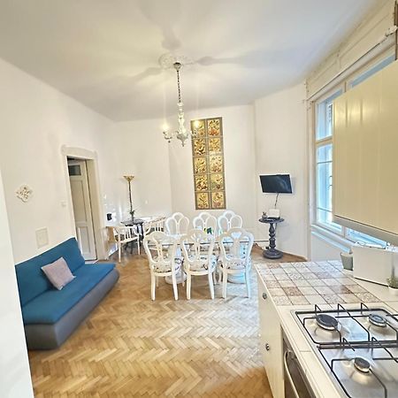 Heritage Harmony With Free Parking Будапеща Екстериор снимка